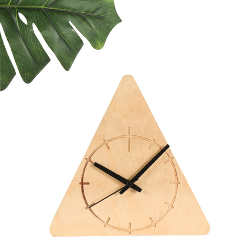 Hana – Triangular Clock